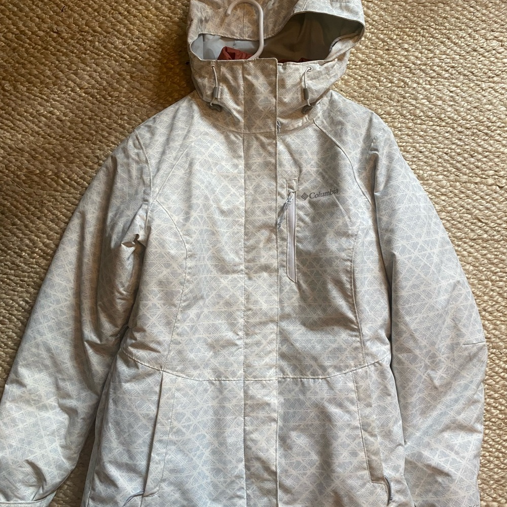 Women’s interchangeable Columbia Grey and white Jacket